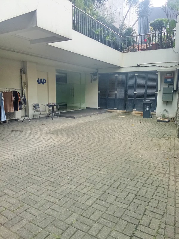 Ruang Usaha letak strategis di sewakan daerah kebayoran Baru