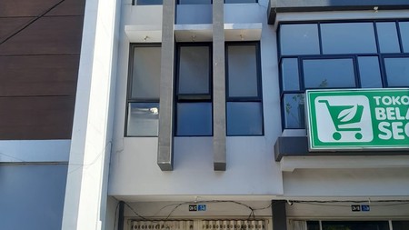 Dijual Ruko Baru Raya Satelit Utara - Sukomanunggal Surabaya Barat - Ruko Baru Modern 3 Lantai Komersial Area Hadap Nol Jalan Raya Cocok Buat Segala Usaha, Parkir Luas