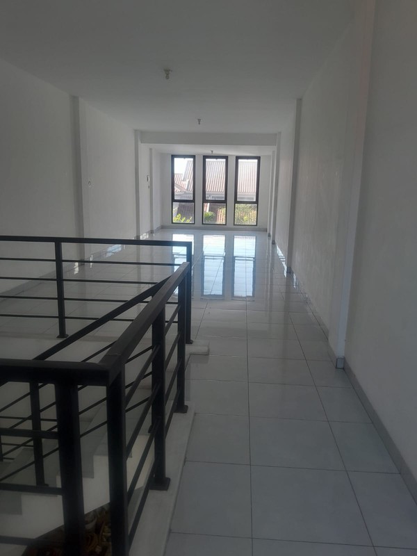 Dijual Ruko Baru Raya Satelit Utara - Sukomanunggal Surabaya Barat - Ruko Baru Modern 3 Lantai Komersial Area Hadap Nol Jalan Raya Cocok Buat Segala Usaha, Parkir Luas