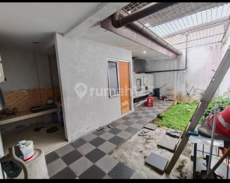 Ruko Strategis eks Bank di Cinere Raya