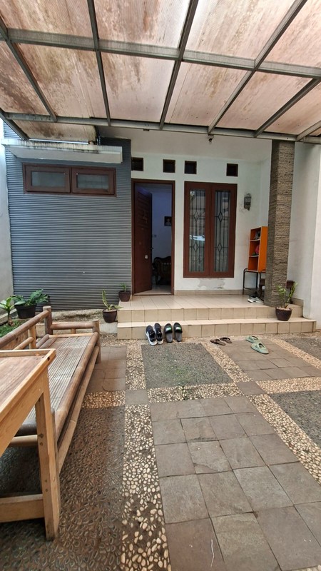 Rumah 2 Lantai Siap Huni dengan Hunian Nyaman dan Asri ada 2 Unit Rumah @Bintaro Sektor 9