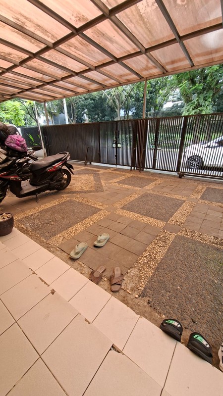 Rumah 2 Lantai Siap Huni dengan Hunian Nyaman dan Asri ada 2 Unit Rumah @Bintaro Sektor 9