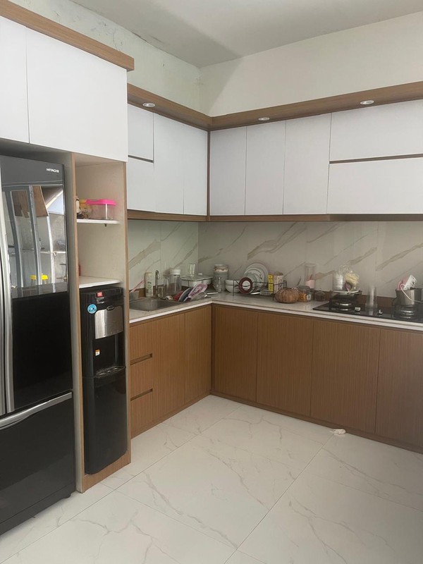 Rumah Mewah 2 Lantai di Parakan Batununggal