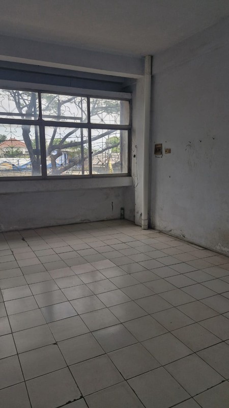 Dijual dan/atau Disewakan Ruko 3 Setengah Lantai di Jalan Ciledug Raya, Kreo, Ciledug
