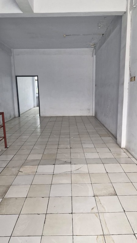 Dijual dan/atau Disewakan Ruko 3 Setengah Lantai di Jalan Ciledug Raya, Kreo, Ciledug