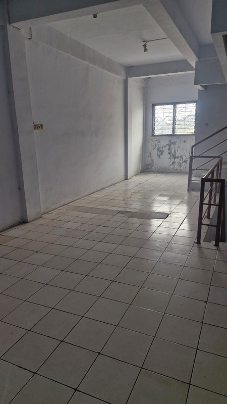 Dijual dan/atau Disewakan Ruko 3 Setengah Lantai di Jalan Ciledug Raya, Kreo, Ciledug