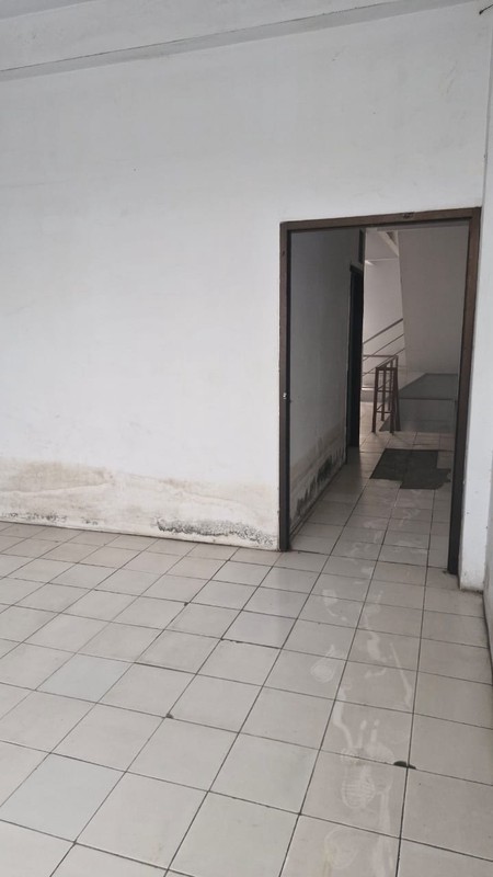 Dijual dan/atau Disewakan Ruko 3 Setengah Lantai di Jalan Ciledug Raya, Kreo, Ciledug