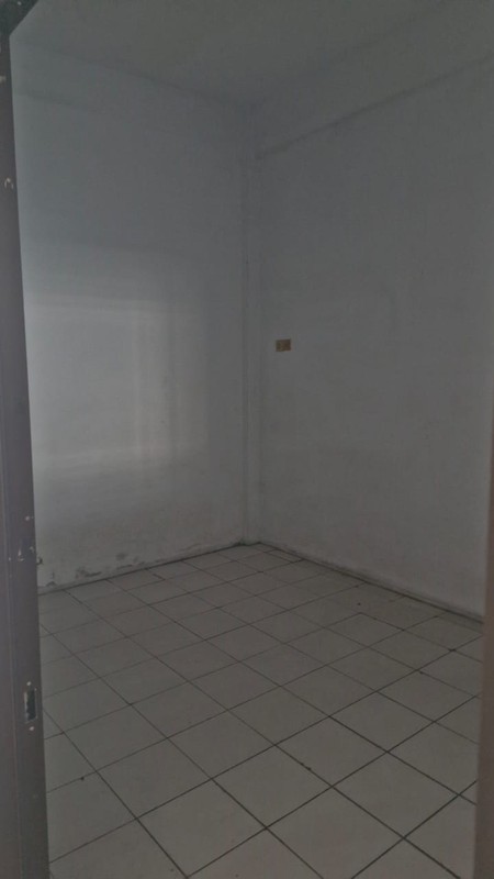 Dijual dan/atau Disewakan Ruko 3 Setengah Lantai di Jalan Ciledug Raya, Kreo, Ciledug