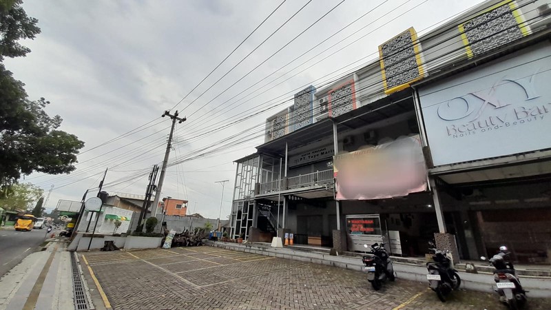 Disewakan Ruko 3 Lantai Strategis di Grand Maris, Banyurojo, Mertoyudan, Magelang
