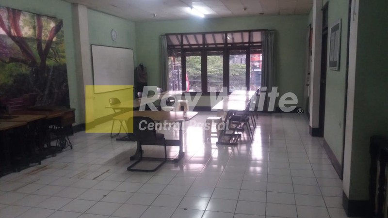 Ruko Terawat Untuk Usaha di Ciateul Bandung