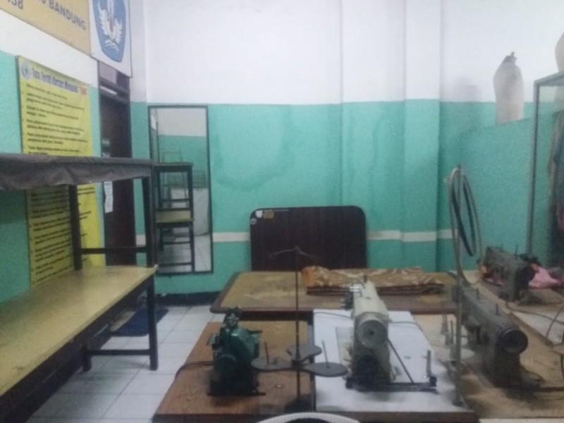 Ruko Terawat Untuk Usaha di Ciateul Bandung