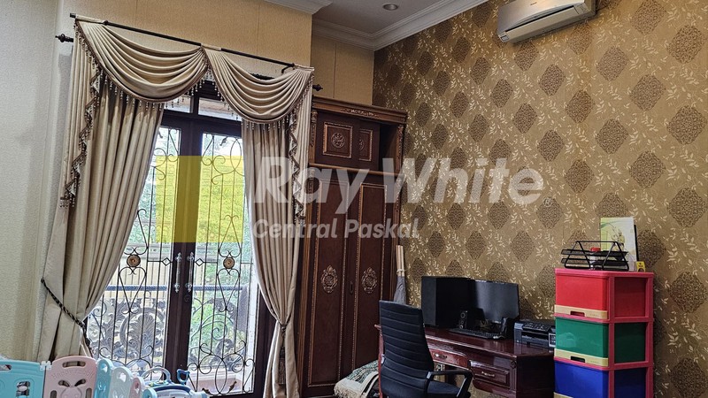 Rumah Megah Full Furnished di Sayap Kiaracondong Bandung