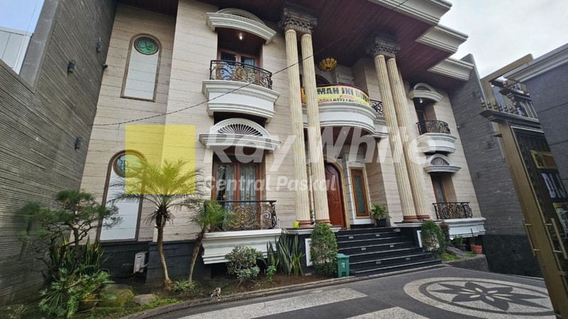 Rumah Megah Full Furnished di Sayap Kiaracondong Bandung