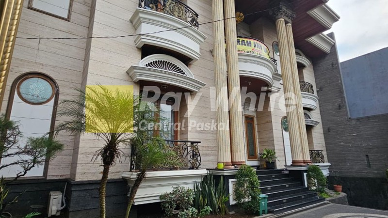 Rumah Megah Full Furnished di Sayap Kiaracondong Bandung