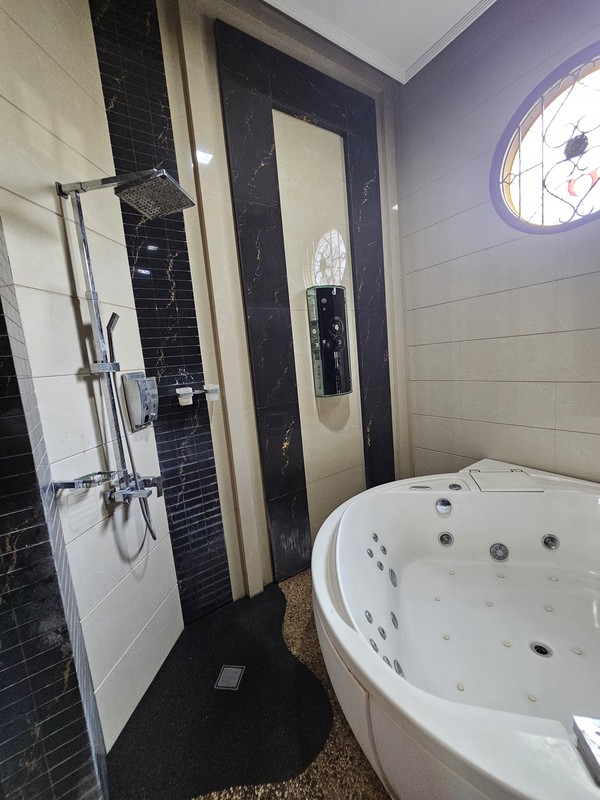 Rumah Megah Full Furnished di Sayap Kiaracondong Bandung