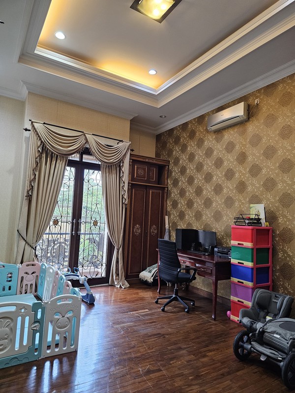 Rumah Megah Full Furnished di Sayap Kiaracondong Bandung