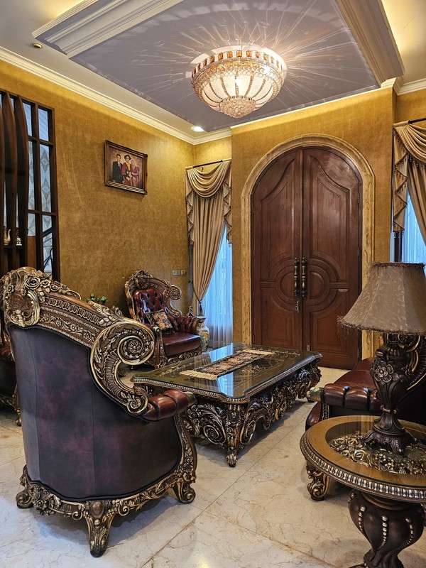 Rumah Megah Full Furnished di Sayap Kiaracondong Bandung