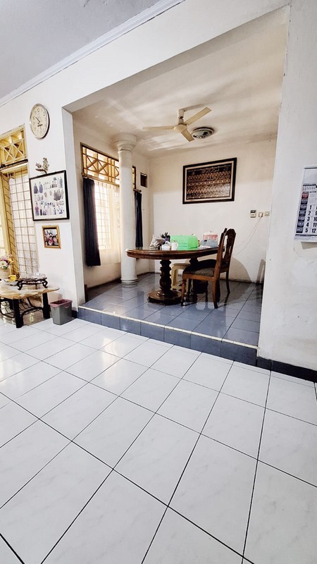 Rumah Siap Huni dengan halaman luas di Cluster Garuda Bintaro, Jakarta Selatan