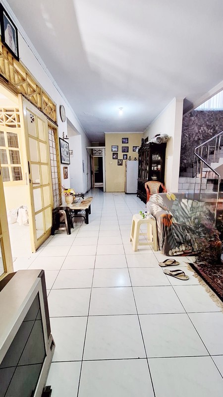 Rumah Siap Huni dengan halaman luas di Cluster Garuda Bintaro, Jakarta Selatan