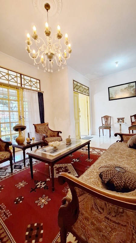 Rumah Siap Huni dengan halaman luas di Cluster Garuda Bintaro, Jakarta Selatan