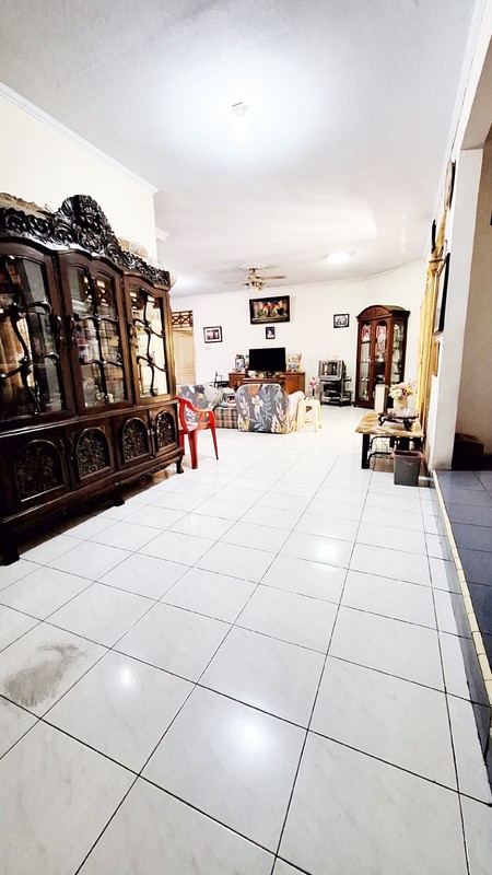 Rumah Siap Huni dengan halaman luas di Cluster Garuda Bintaro, Jakarta Selatan