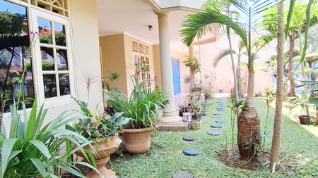 Rumah Siap Huni dengan halaman luas di Cluster Garuda Bintaro, Jakarta Selatan