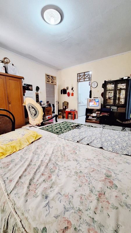 Rumah Siap Huni dengan halaman luas di Cluster Garuda Bintaro, Jakarta Selatan