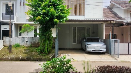 Rumah Bagus, 2 Lantai, Bebas banjir, siap huni di Bintaro