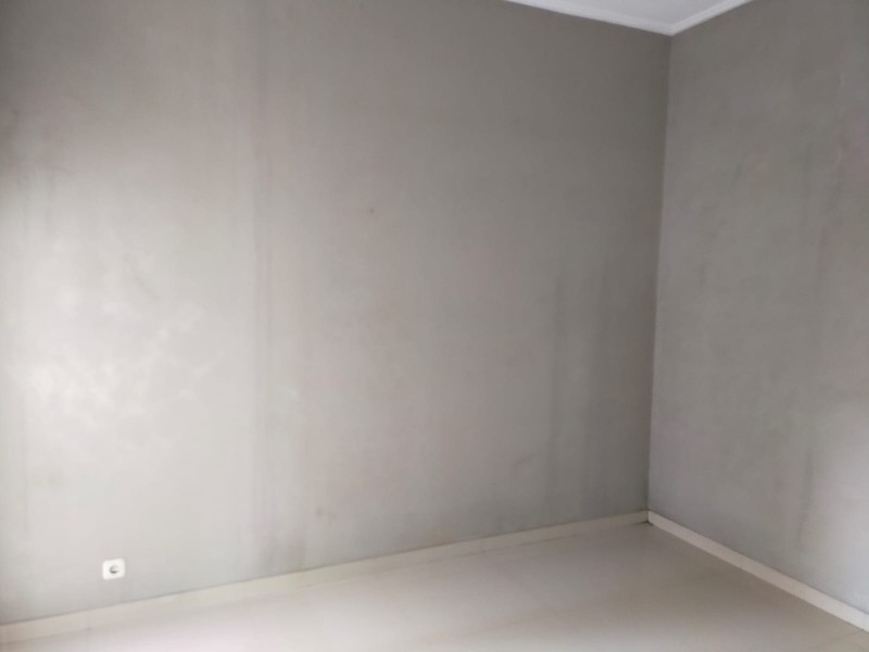 Rumah Bagus, 2 Lantai, Bebas banjir, siap huni di Bintaro