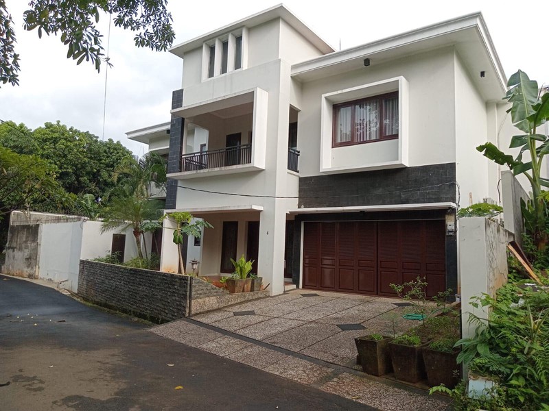 Rumah Mewah dan terawat di Yasyi Hills, Cilandak, Jakarta Selatan