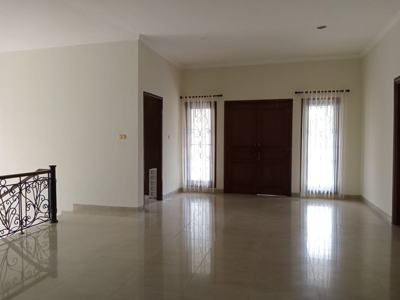 Rumah Mewah dan terawat di Yasyi Hills, Cilandak, Jakarta Selatan