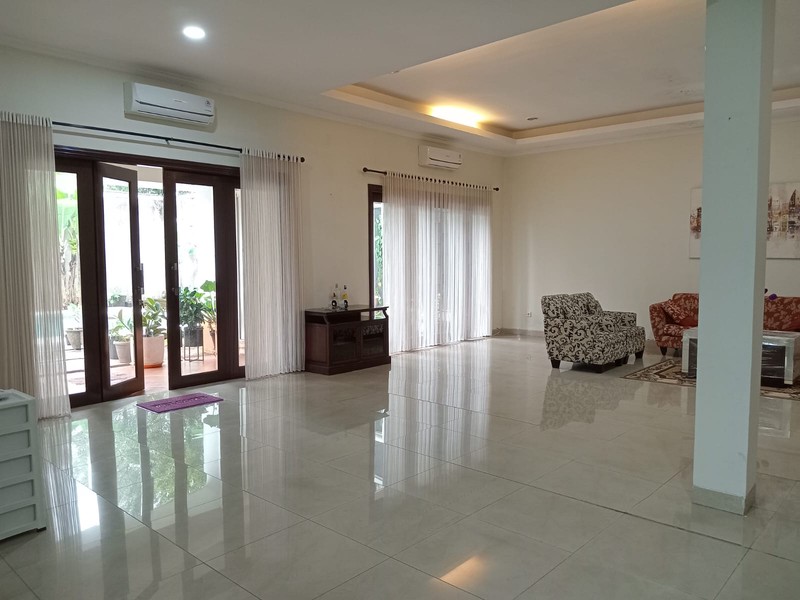 Rumah Mewah dan terawat di Yasyi Hills, Cilandak, Jakarta Selatan