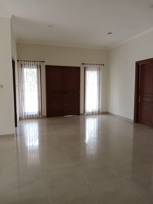 Rumah Mewah dan terawat di Yasyi Hills, Cilandak, Jakarta Selatan