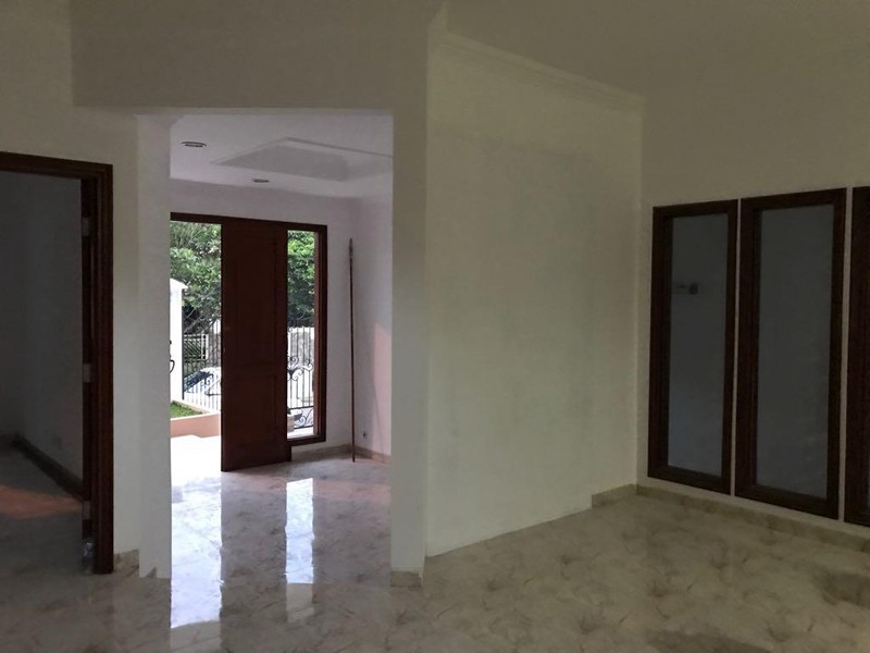 Rumah 2 Lantai Cinere, dekat Tol dan MRT