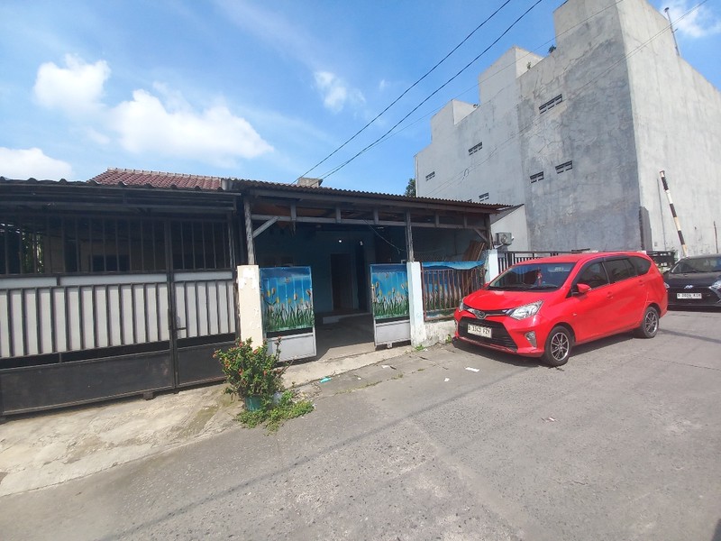 RUMAH STRATEGIS DI JALAN UTAMA RE MARTADINATA - CIKARANG