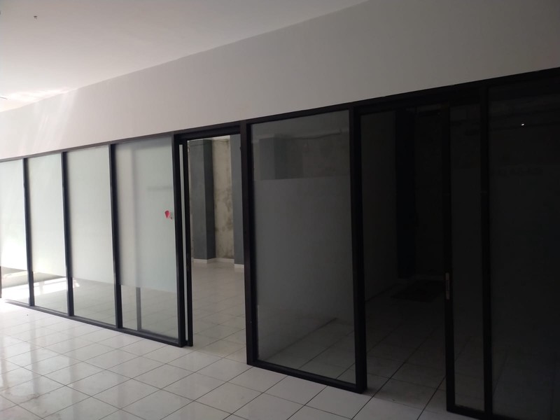 Disewakan Ruko Strategis 3,5 Lantai di Sagan Pusat Bisnis, Terban, Gondokusuman, Yogyakarta