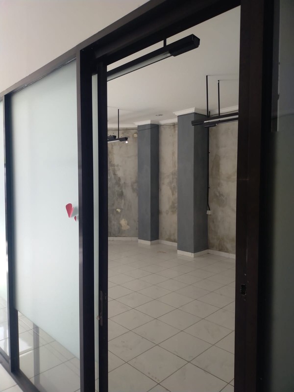 Disewakan Ruko Strategis 3,5 Lantai di Sagan Pusat Bisnis, Terban, Gondokusuman, Yogyakarta