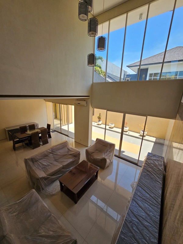 Jual Rumah Mewah Royal Residence Surabaya