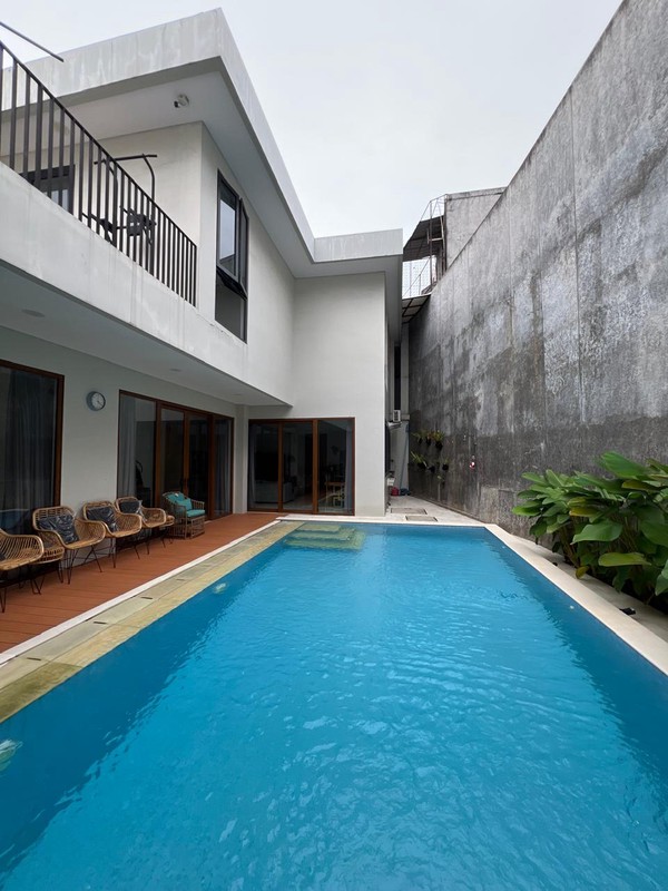 Rumah Mewah,ada pool di Bintaro Jaya Sektor 3