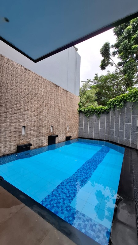 Rumah Bagus,siap huni,ada pool di Bintaro Jaya 7