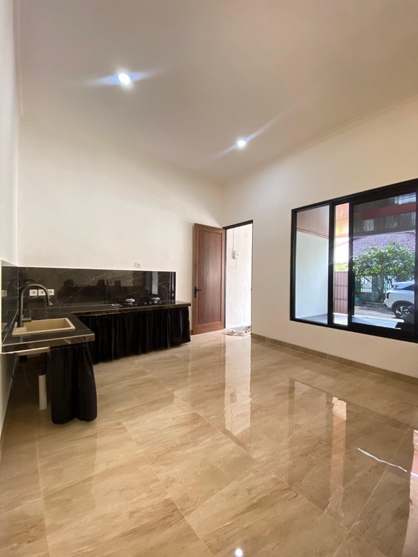 Rumah Nyaman 1 Lantai dalam Komplek Cinere