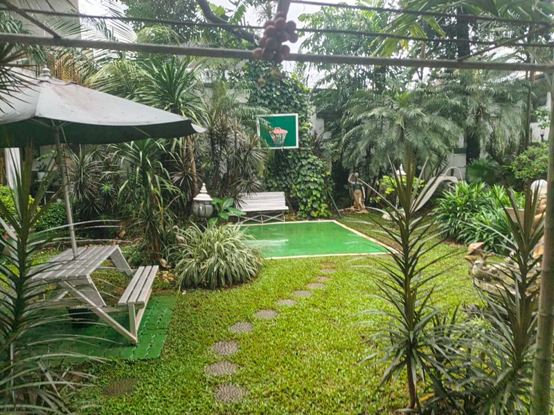 Rumah Asri dan Nyaman Lokasi Strategis di Asem Baris Raya, Tebet