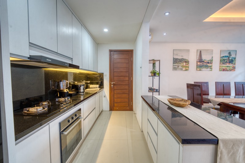 Yearly Rental - Modern 4-Bedroom Villa Next to Montessori School, Canggu, Bali