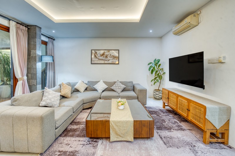 Yearly Rental - Modern 4-Bedroom Villa Next to Montessori School, Canggu, Bali