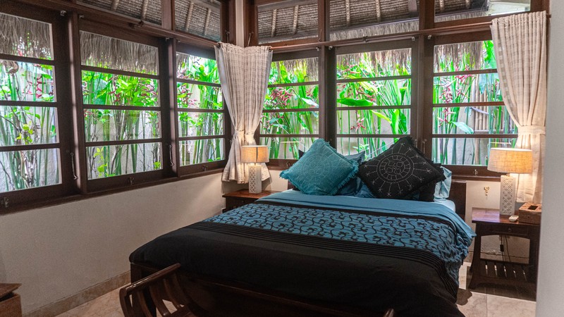 Freehold - Tropical Estate with Huge Garden - Walking Distance to Berawa Beach, Canggu, Bali