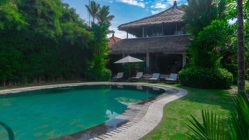 Freehold - Tropical Estate with Huge Garden - Walking Distance to Berawa Beach, Canggu, Bali