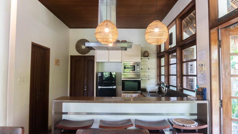 Freehold - Tropical Estate with Huge Garden - Walking Distance to Berawa Beach, Canggu, Bali