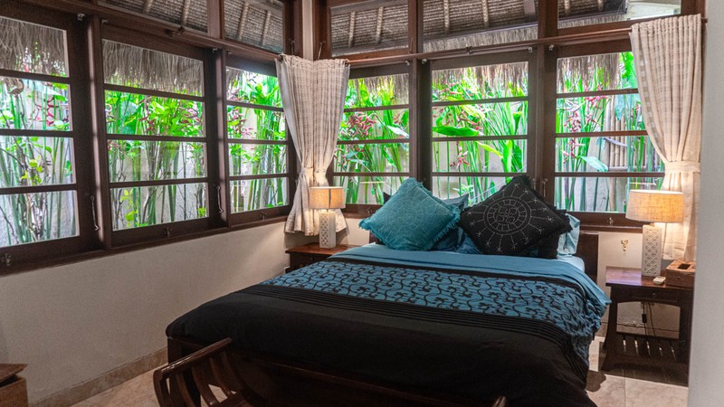 Freehold - Tropical Estate with Huge Garden - Walking Distance to Berawa Beach, Canggu, Bali