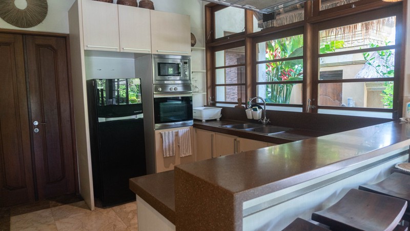 Freehold - Tropical Estate with Huge Garden - Walking Distance to Berawa Beach, Canggu, Bali