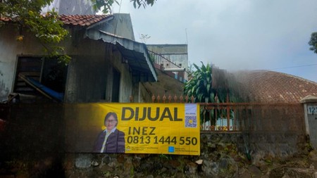 Rumah Tua Hitung Tanah Saja di Cikutra Bandung